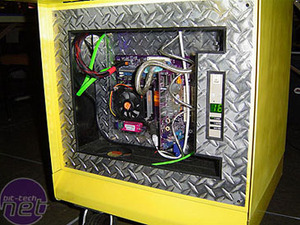 Corsair Mod Winner: Newspaper Box Installing the hardware