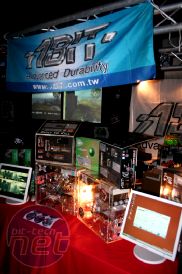 DreamHack Winter 2005 Booth action