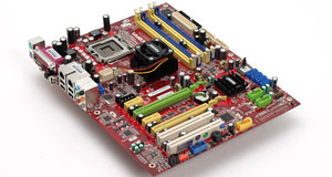 Foxconn 975X7AA: Fox One debuts