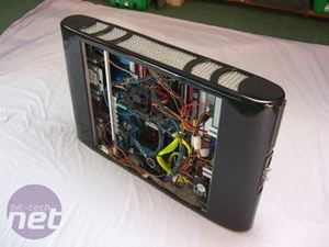 *Silent Fibreglass PC by Keir Graham System Specs and Gallery