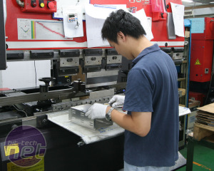 Lian Li Factory Tour: Only Ever Aluminium Lian Li Factory Tour: Bending into shape