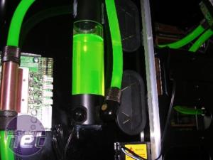 Mod of the Month September 2012 Corsair 600T GREEN by FiXeL