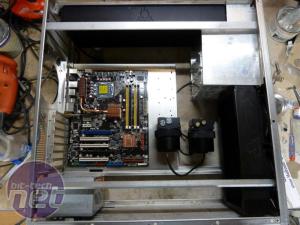 Mod of the Month August 2013 Lian Li PC-A70F - black and white by flix