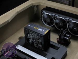 Mod of the Month September 2014 in association with Corsair Watermod Desk by Sassanou