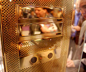 Voodoo shows off gold-plated bling PC