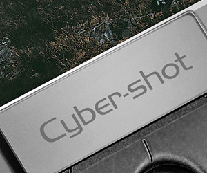 Sony Ericsson K800 - the first handset to feature the Cyber-shot branding
