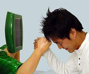 The arcade game Arm Spirit has left three gamers with broken arms in Japan. 