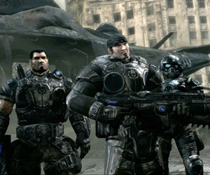 Stuart Beattie has now been officially attached to the Gears of War movie. 