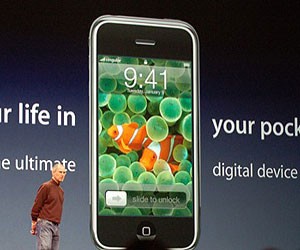 Could Steve be planning to re-release the iPhone with the high-speed connectivity it should have had in the first place?