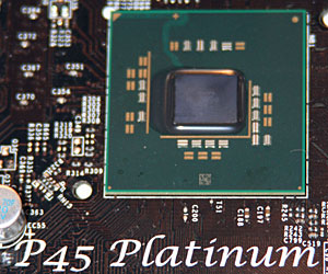 Intel P45 chipset spotted naked!