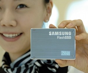 The stylish brushed-metal SSDs will be released in 2.5" and 1.8" sizes for both laptops and ultraportables.