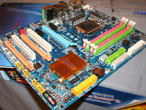 Gigabyte’s P55 mobo sports mystery Intel connector Gigabyte’s P55 mobo is on display too