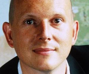 Harrison warns of hardware market's expense